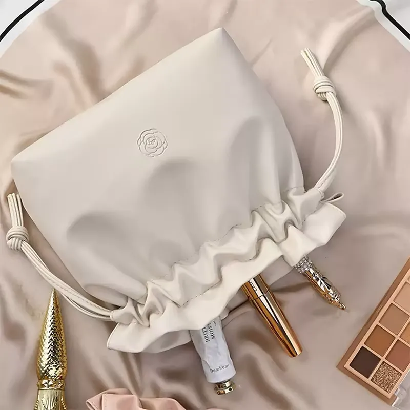 Partially open view - Easy access to cosmetics for promotional manufacturing