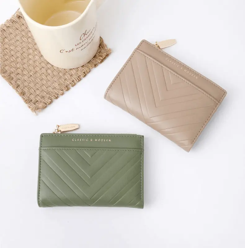 Fashion wallet alternative view - Manufacturing precision for wholesale fashion wallet factory showing chevron pattern detail