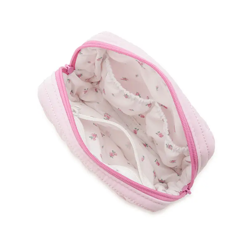 Quilted bag interior - Floral patterned lining with inner pocket for custom manufacturing