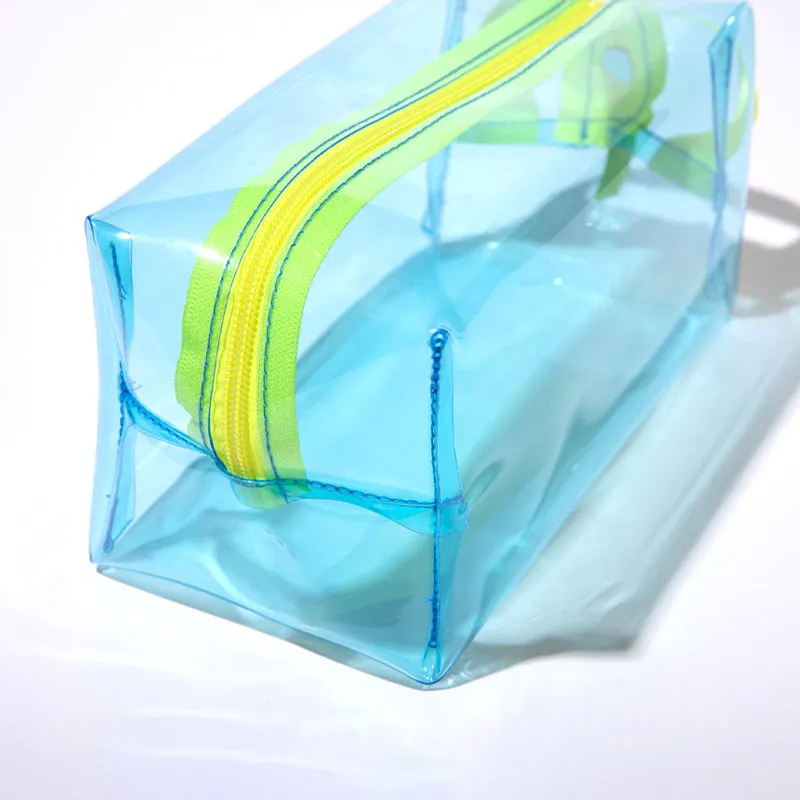 Transparent PVC cosmetic bag detail view - Construction quality for wholesale beauty accessory production
